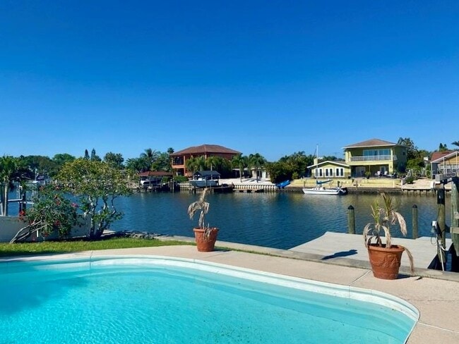 Building Photo - 3942 W Eden Roc Cir