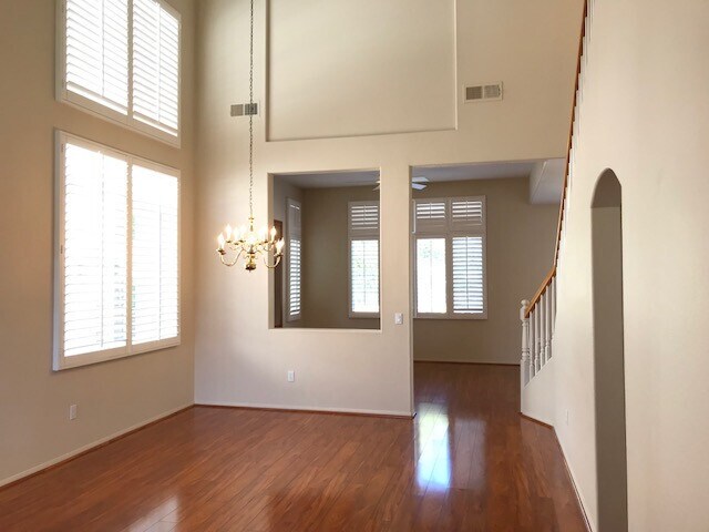 Foto del edificio - Newbury Park 4+3 on cul-de-sac w/lots of c...