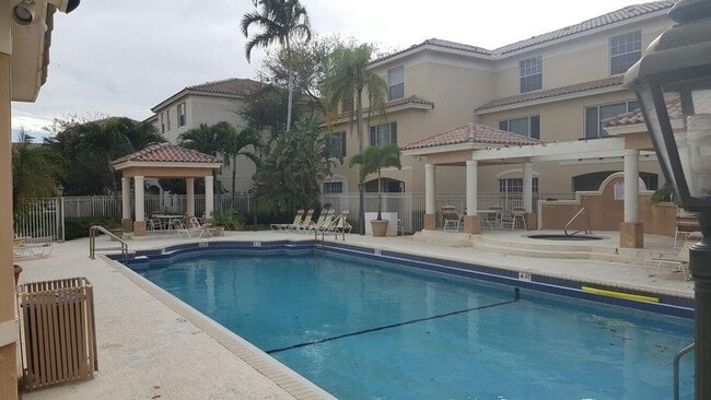 Foto del edificio - 741 SW 148th Ave