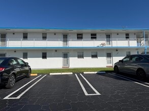 Building Photo - 1113 Lake Terrace