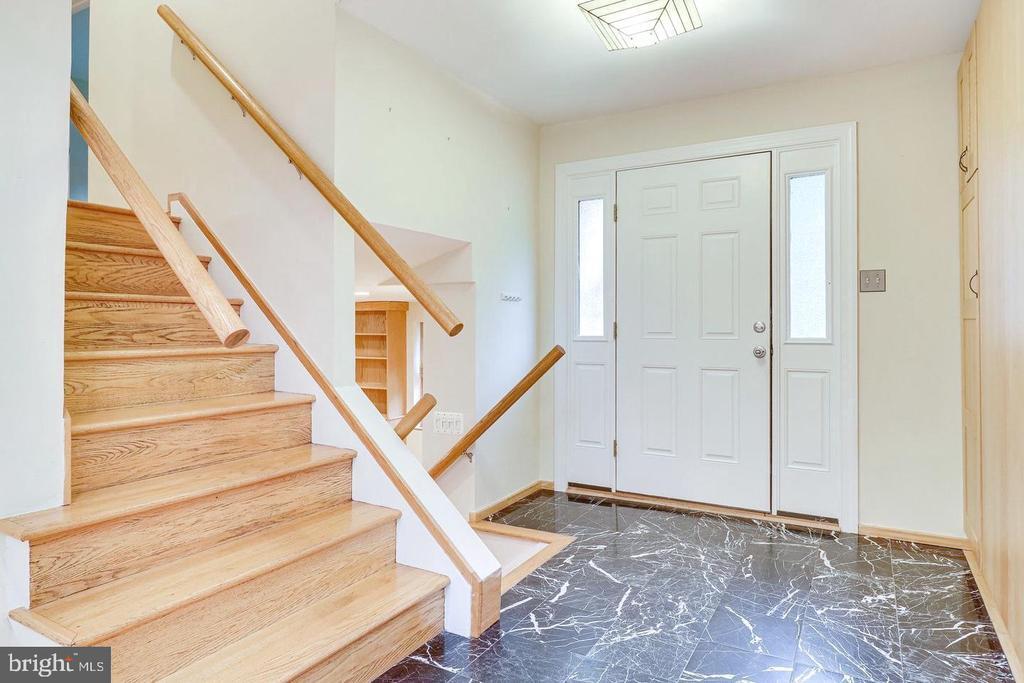 Foto principal - 9907 Corsica St