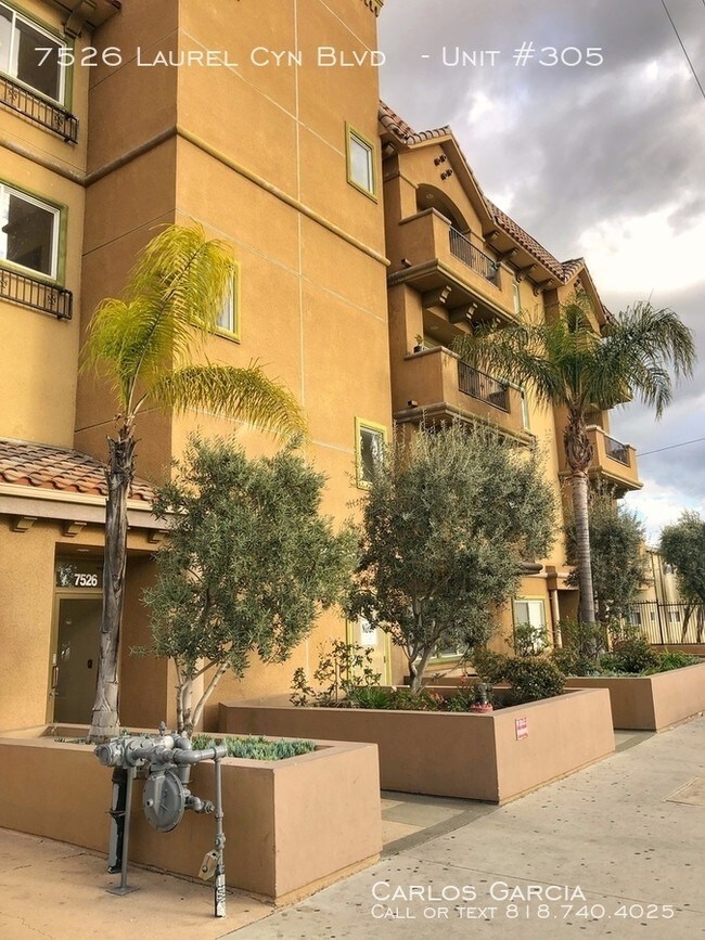 Foto del edificio - 7526 Laurel Canyon Blvd