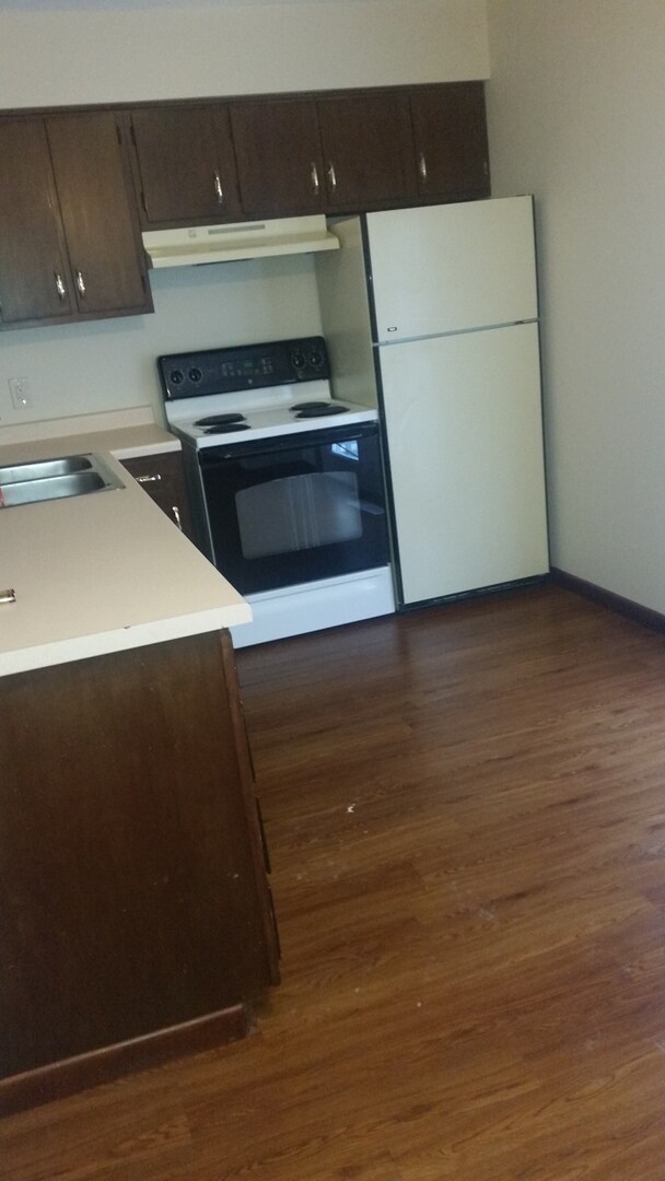 Foto del edificio - 2 Bedroom, 1.5 Bath Townhouse in Clinton, IA