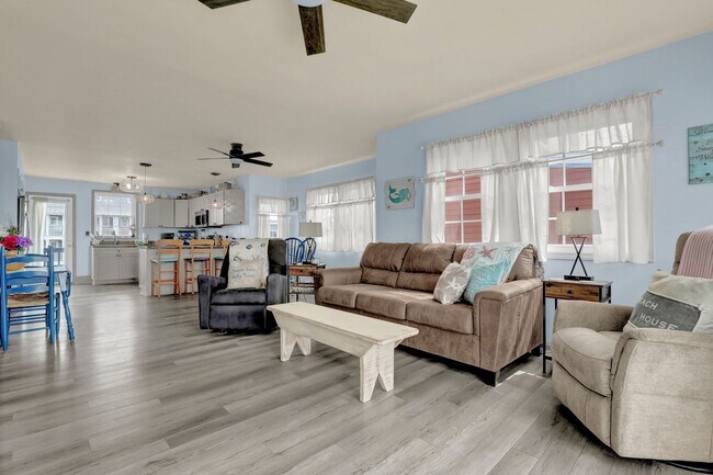 Building Photo - 1413 New River Inlet Rd