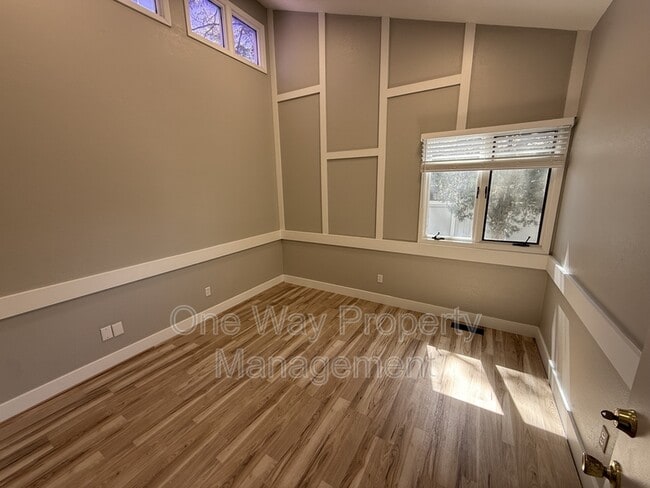 Foto del edificio - 1221 28th Ave