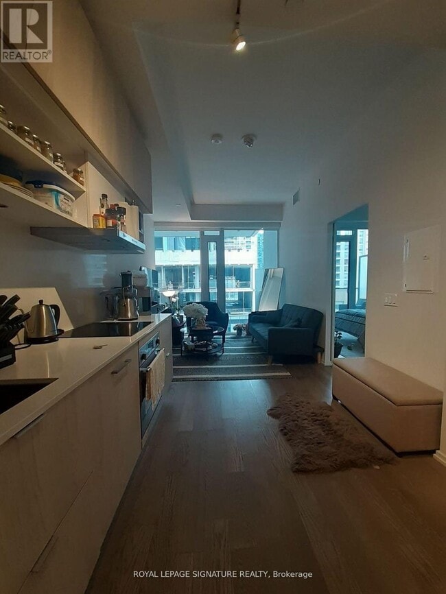 Building Photo - 5 Soudan Ave