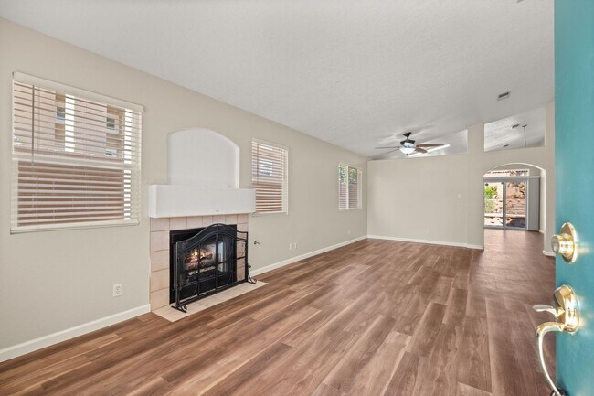Foto del edificio - Beautiful 3 Bedroom Home