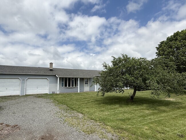 Foto del edificio - 165 Troup Rd