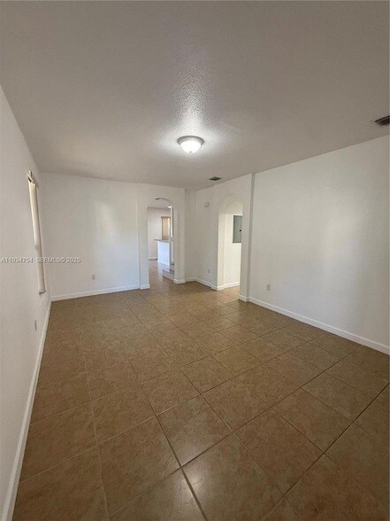 Building Photo - 9248 SW 170th Pl