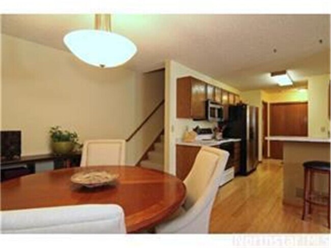 Building Photo - 1239 Pecks Woods Dr