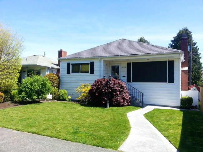 Fall in love with this beautifully remodeled home! - 4128 14th Ave S