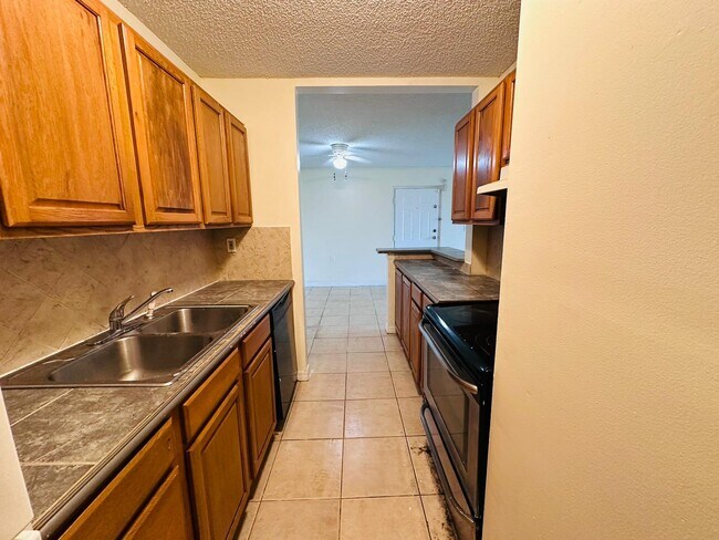 Foto del edificio - 1056 Benoist Farms Rd