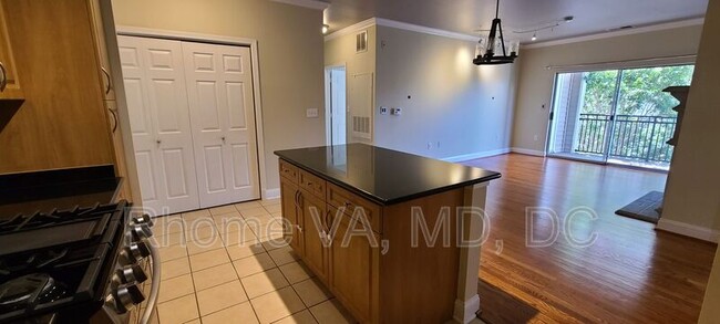 Building Photo - 12937 Centre Park Cir