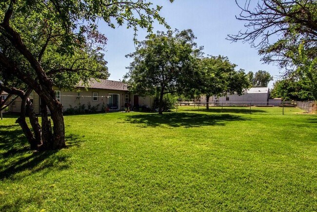 Foto del edificio - 549 NW 12th Pl