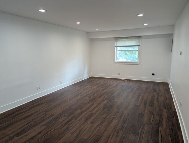Foto del edificio - 254 Thornhurst Rd