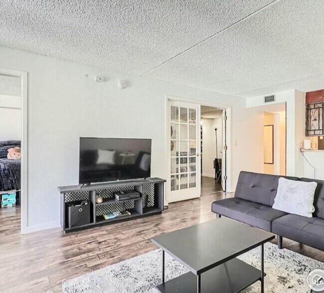 Building Photo - Two Bedroom Condo Available at Spanish Tow...