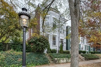 Building Photo - 3127 W Franklin St