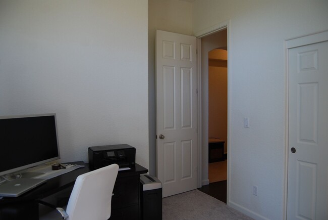 Building Photo - Single Level in Damonte Ranch