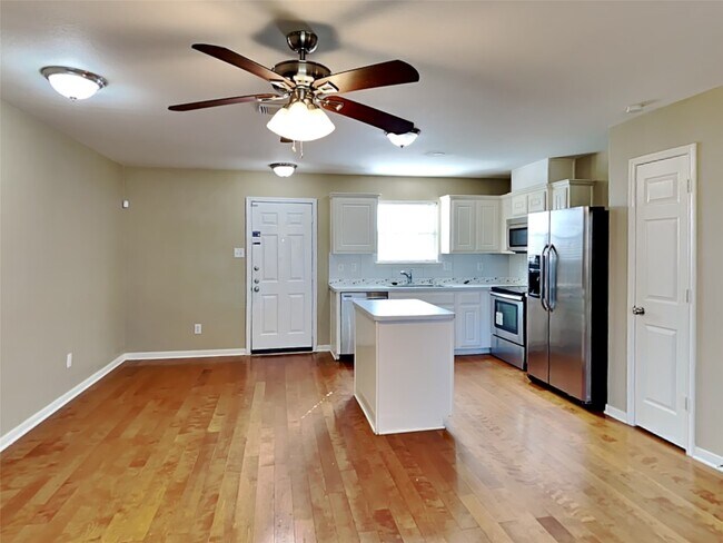 Foto del edificio - 4403 Thistle Pond Ct