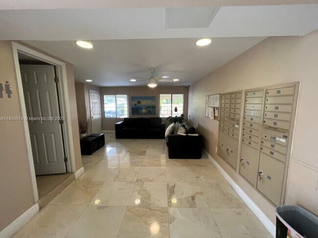 Foto del edificio - 3545 NE 167th St