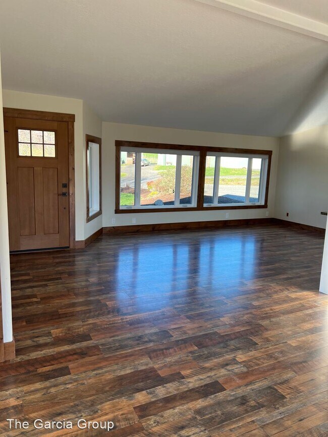 Building Photo - 3 br, 2 bath House - 29700 E Woodard Rd