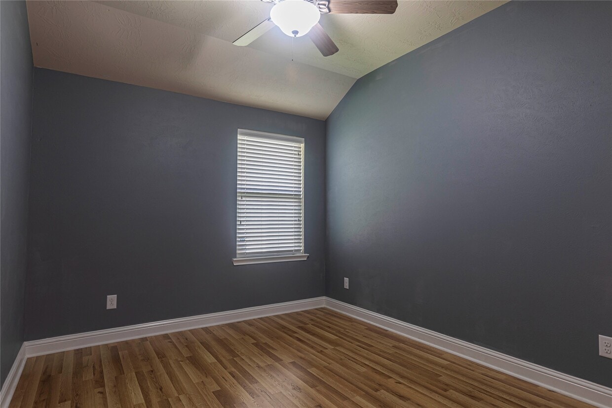 Building Photo - 22307 Sheldonwood Court