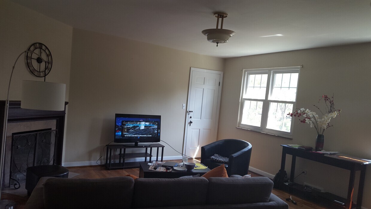Foto principal - 2009 Elmwood Ave