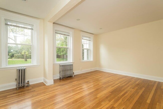 Building Photo - 286 Chestnut Hill Ave