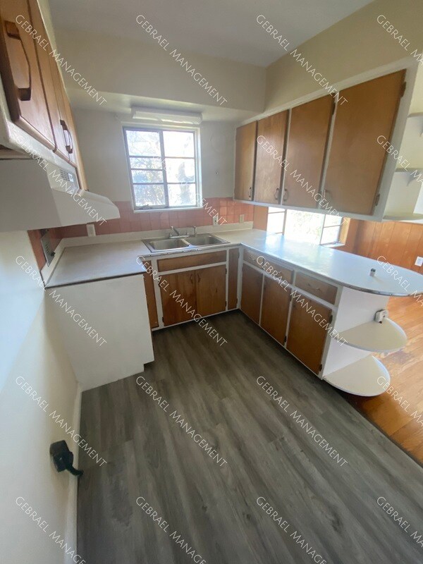 Building Photo - 2729 Thomas St