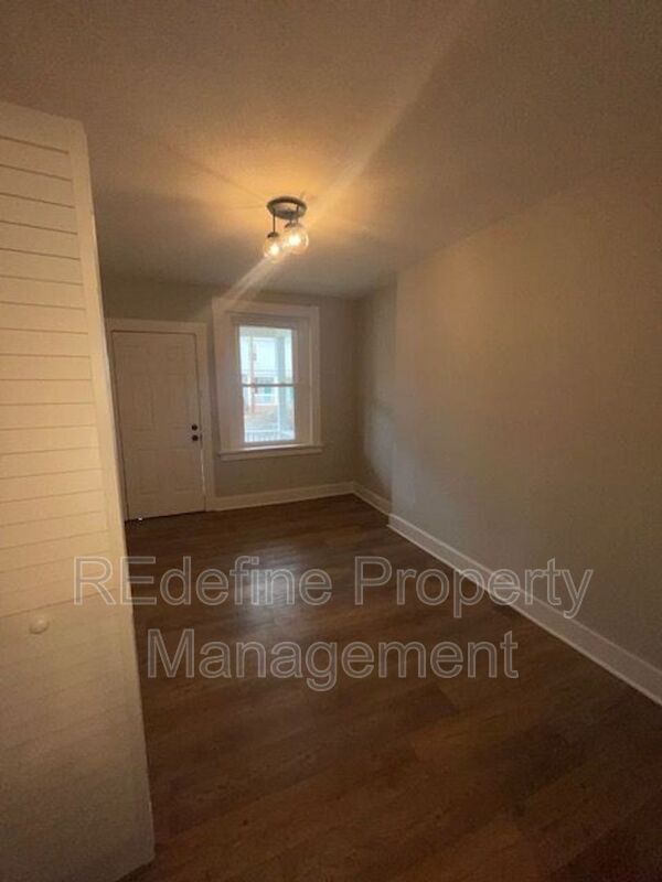 Building Photo - 613 N 32nd St
