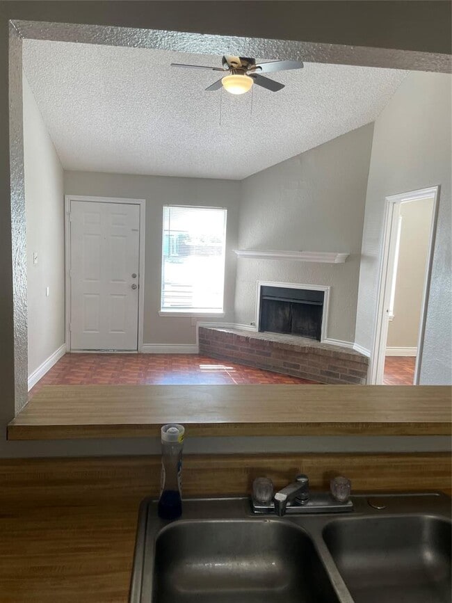 Building Photo - 104 Jim Cage Ln