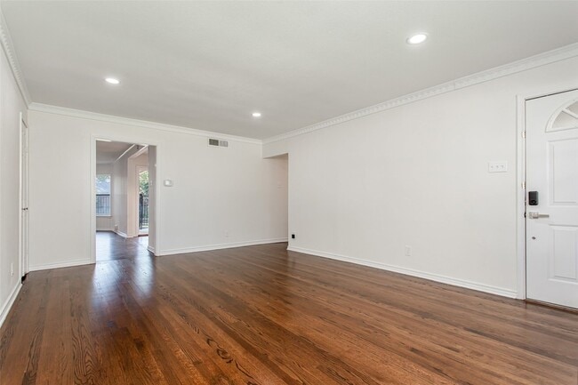 Building Photo - 6737 Lakefair Cir