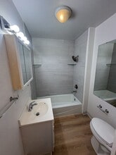 Building Photo - 2831 W 28th St