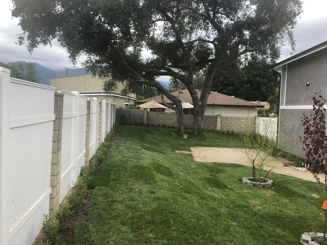 Building Photo - 1313 Los Robles Ave