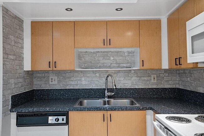 Foto del edificio - 6181 NW 57th St