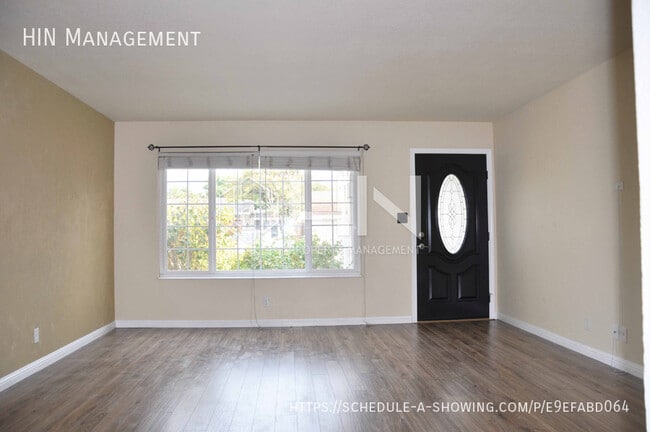 Building Photo - 2198 Goldcrest Cir