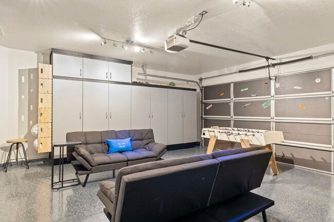 Building Photo - 4111 S Dewdrop Ct