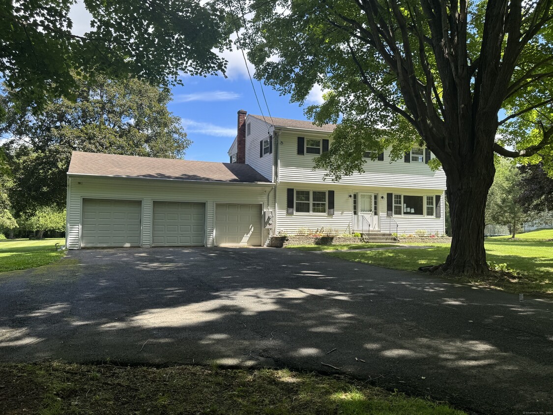 Primary Photo - 408 Hut Hill Rd