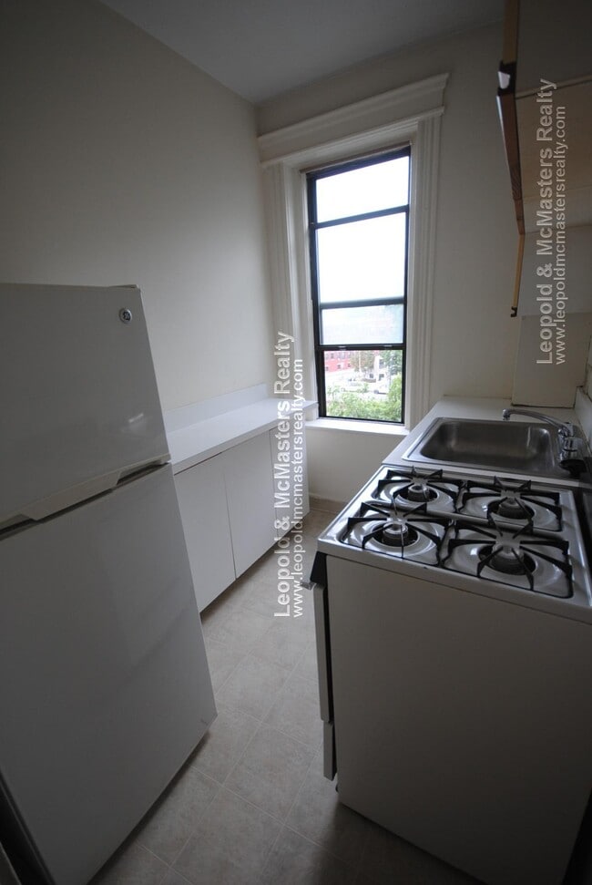Foto del edificio - 230 Fuller St