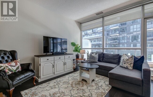 Building Photo - 80 Marine Parade Dr