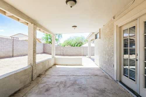 Building Photo - 1645 W St Catherine Ave