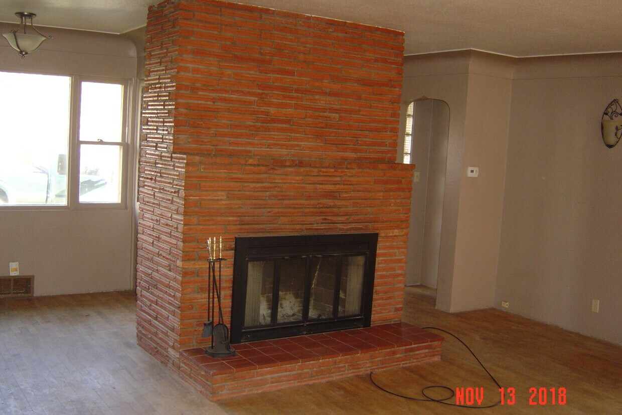 Foto del edificio - 2512 Rehberg Ln