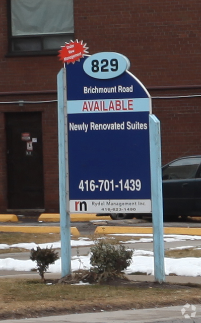 Building Photo - 821 Birchmount Rd