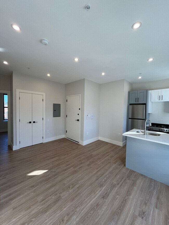 Foto del edificio - 268 Martin Luther King Jr Dr