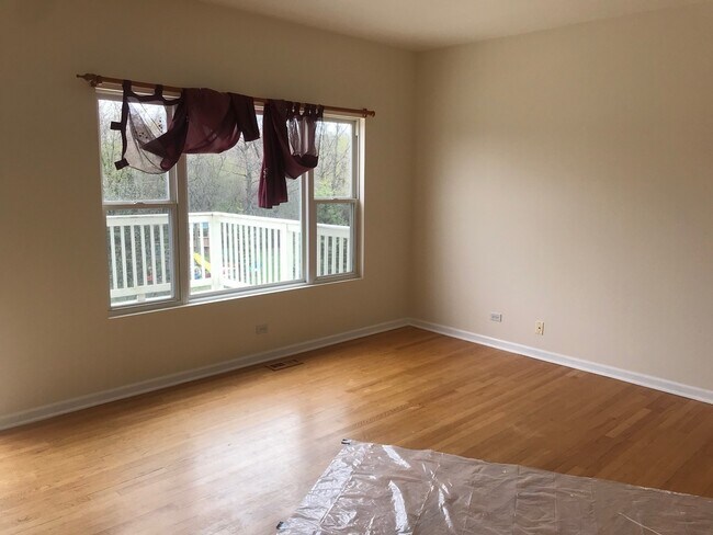 Building Photo - 983 Autumn Dr