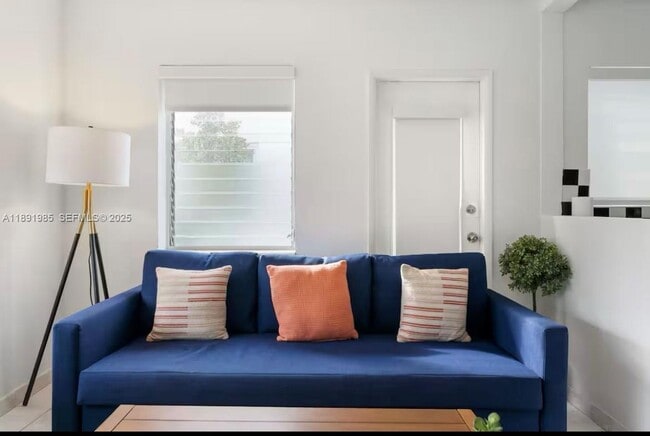 Foto del edificio - 7721 Harding Ave