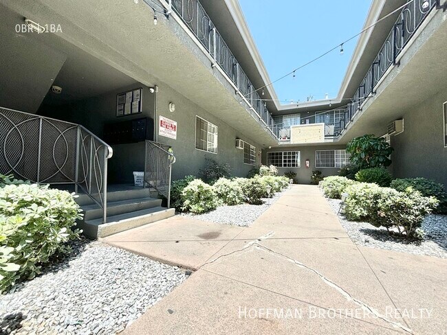 Foto del edificio - 6021 Carlton Way