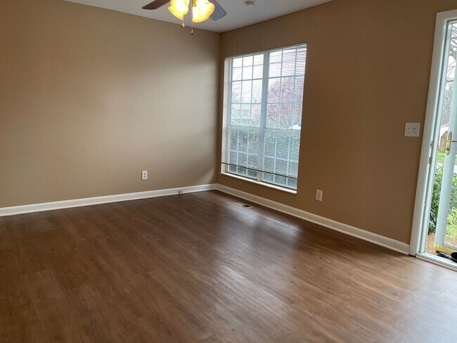 Building Photo - Clean and Casual Home for Lease