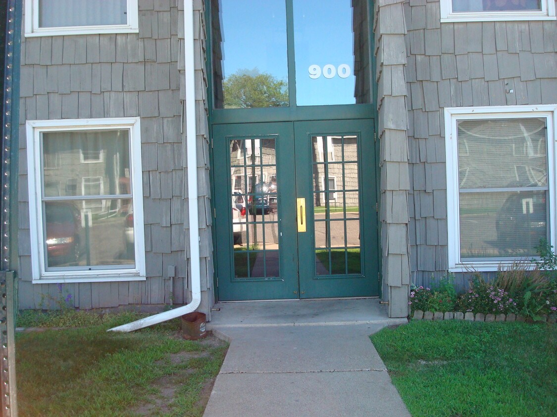 Westbrooke Condos 900930 6th St S Hopkins, MN Apartments for Rent