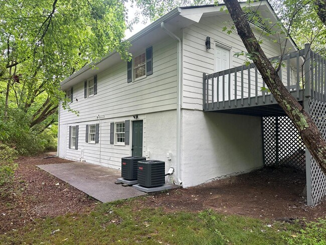 Building Photo - 64 Nebo Dr